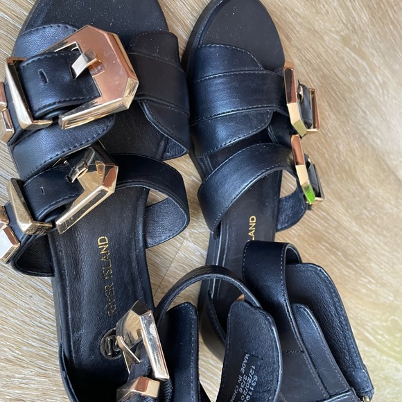 Sandals - Picture 2 of 4